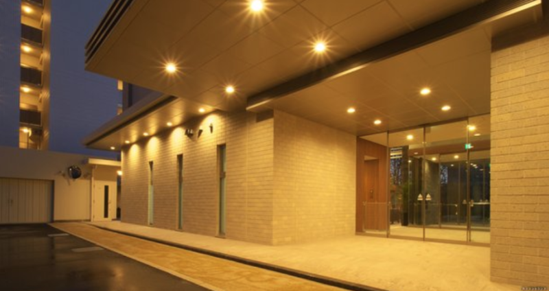 ファイル:ローレルスクエア健都ザ・レジデンス カーエントランス.png