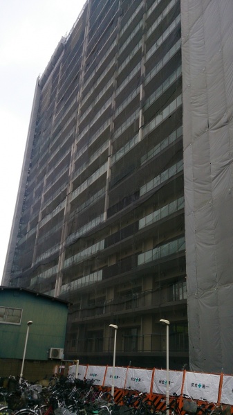 ファイル:ザ・パークハウス 所沢現地写真サウスウイング側 （2014-06-13）.jpg