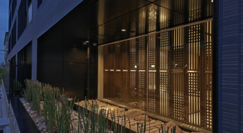 パークホームズ御影　坪庭