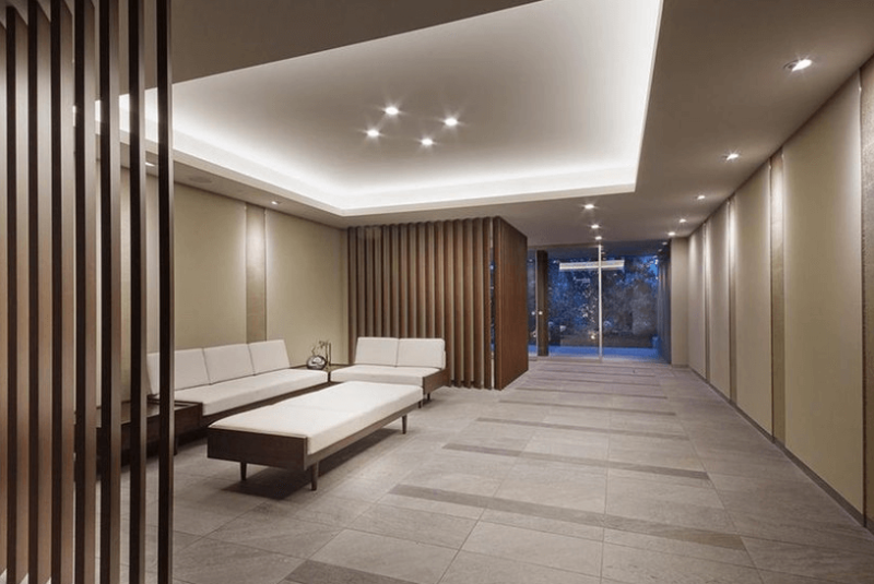 ファイル:シャリエ越谷蒲生 エントエランスホール.png